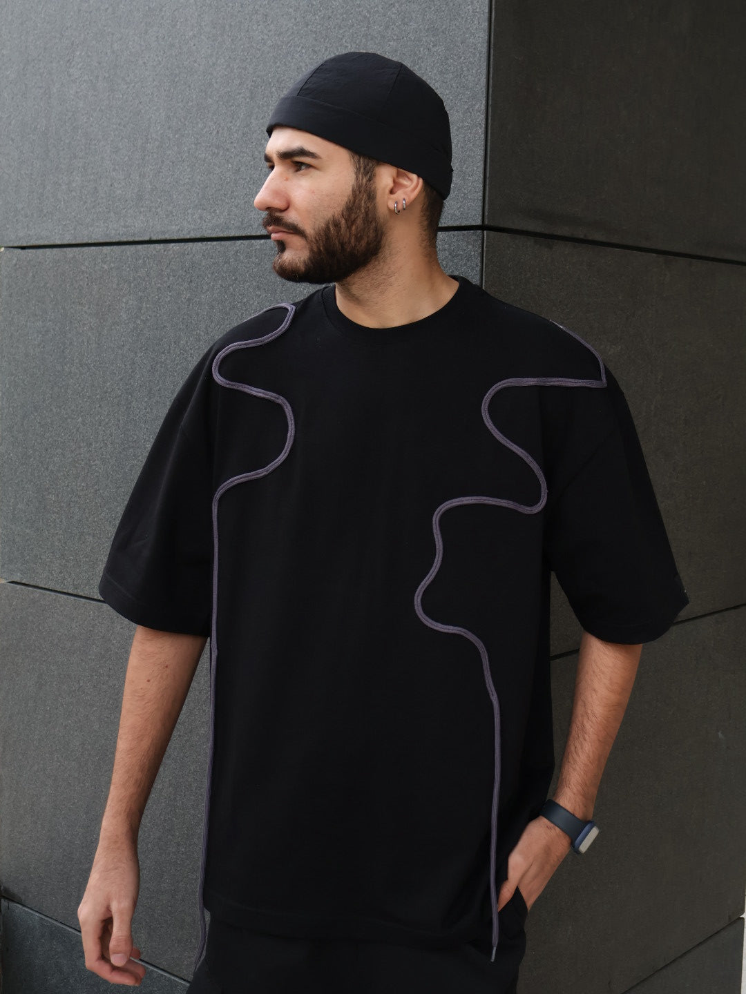 Tricou Oversiz -  Negru cu Detalii Decorative