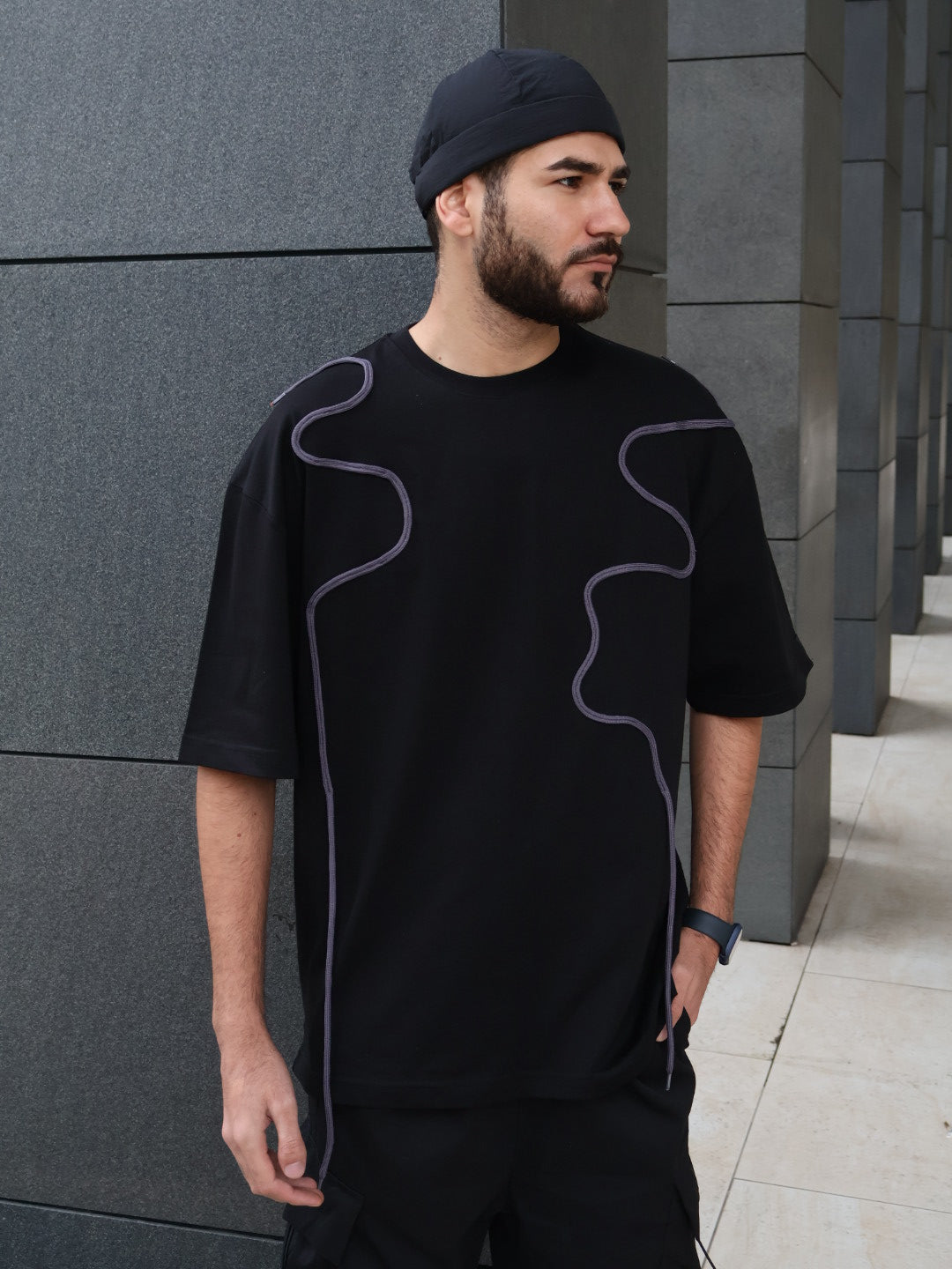 Tricou Oversiz -  Negru cu Detalii Decorative